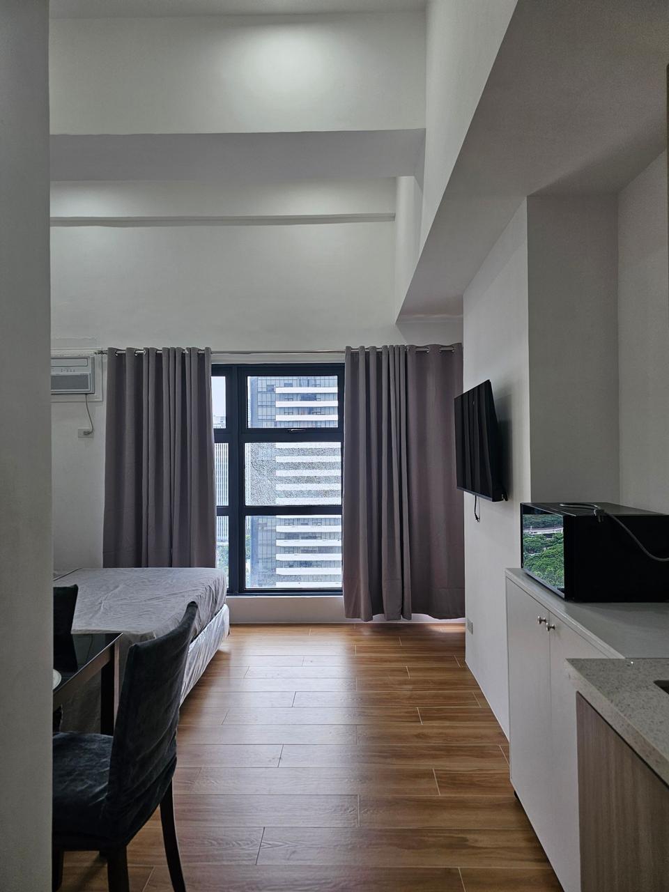 Photo 2 of Condo for Rent in VERTEX CENTRAL